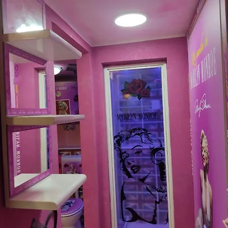 Love hotel A For A Few Or A Few Days Catania