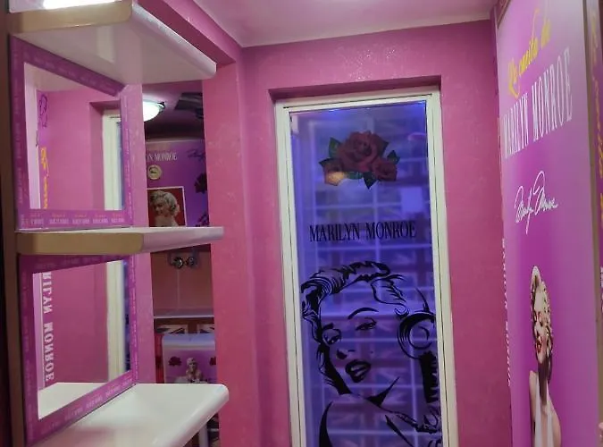 Love hotel A For A Few Or A Few Days Catania